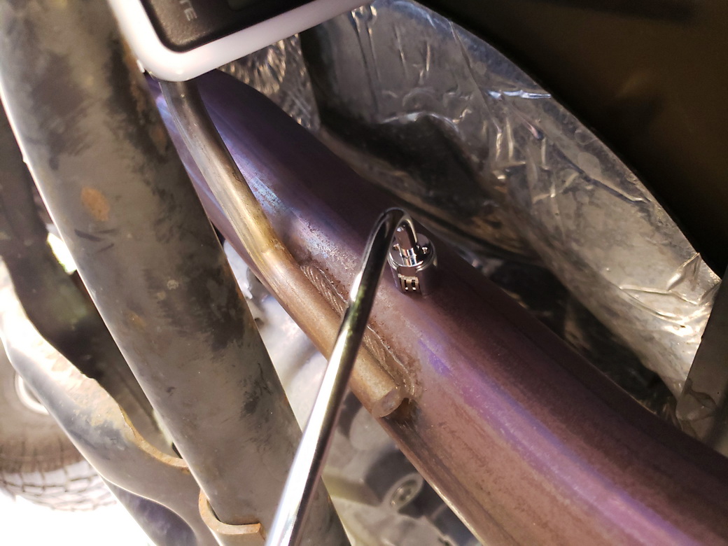Heatshield_Products_Pipe_Armor_Heatshield_Armor_Install_02