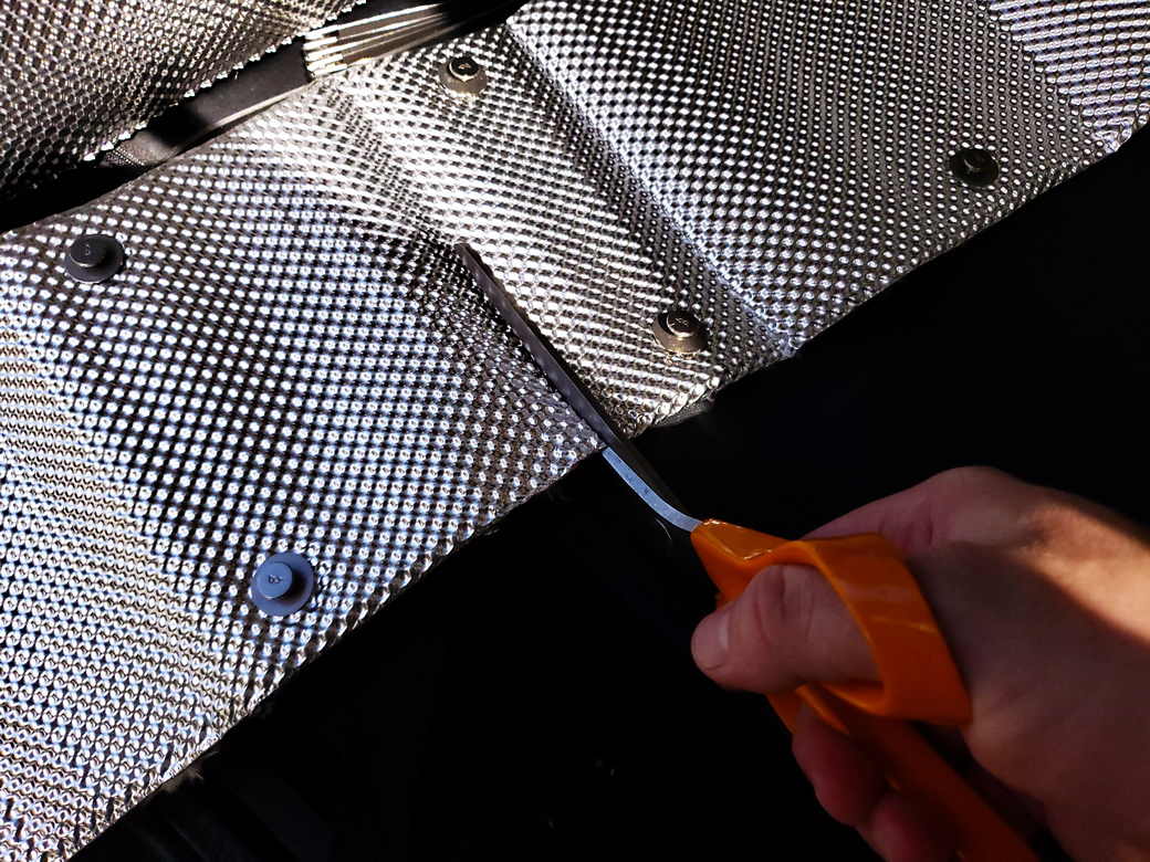 Heatshield_Products_Pipe_Armor_Heatshield_Armor_Install_10