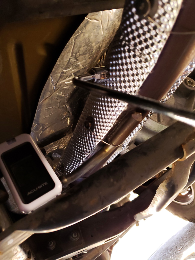 Heatshield_Products_Pipe_Armor_Heatshield_Armor_Install_14